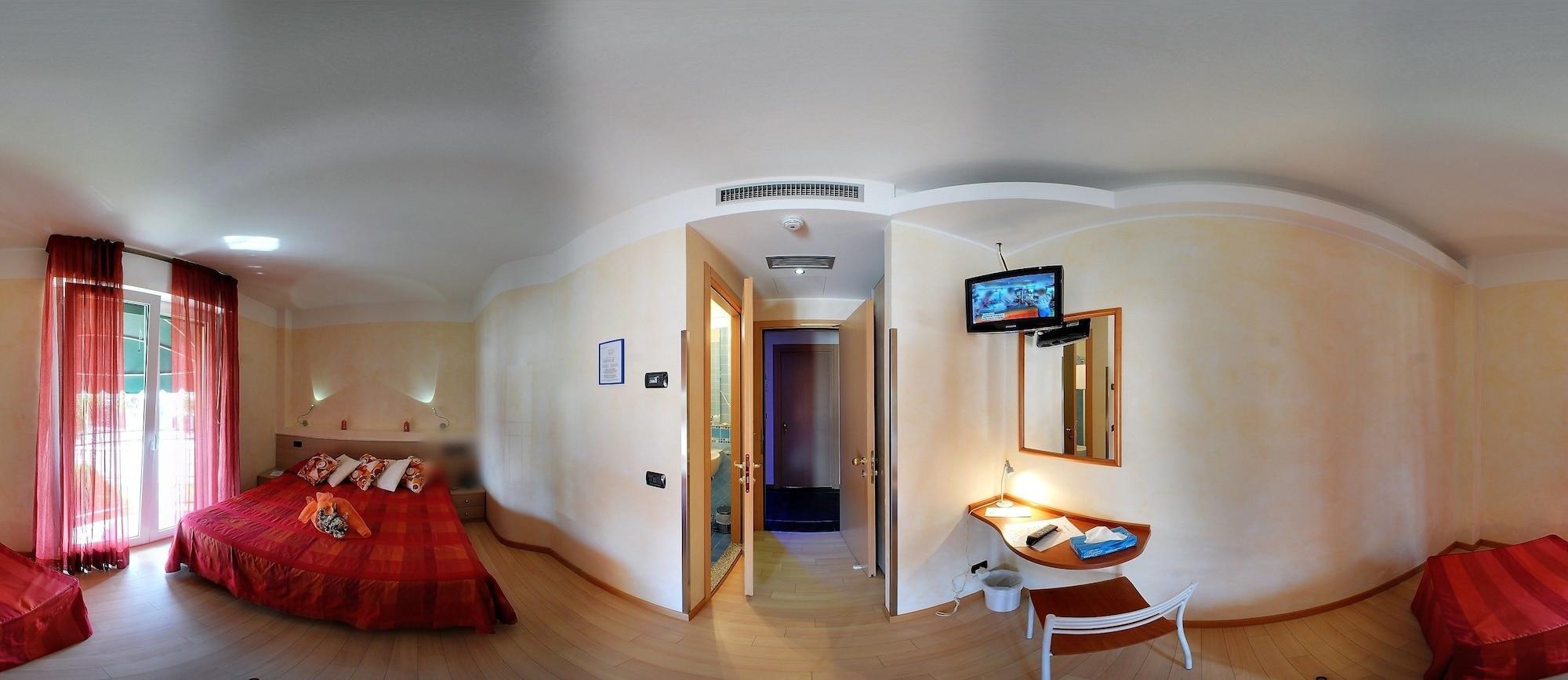 Hotel Savoia ลินญาโน ซับเบียโดโร ภายนอก รูปภาพ