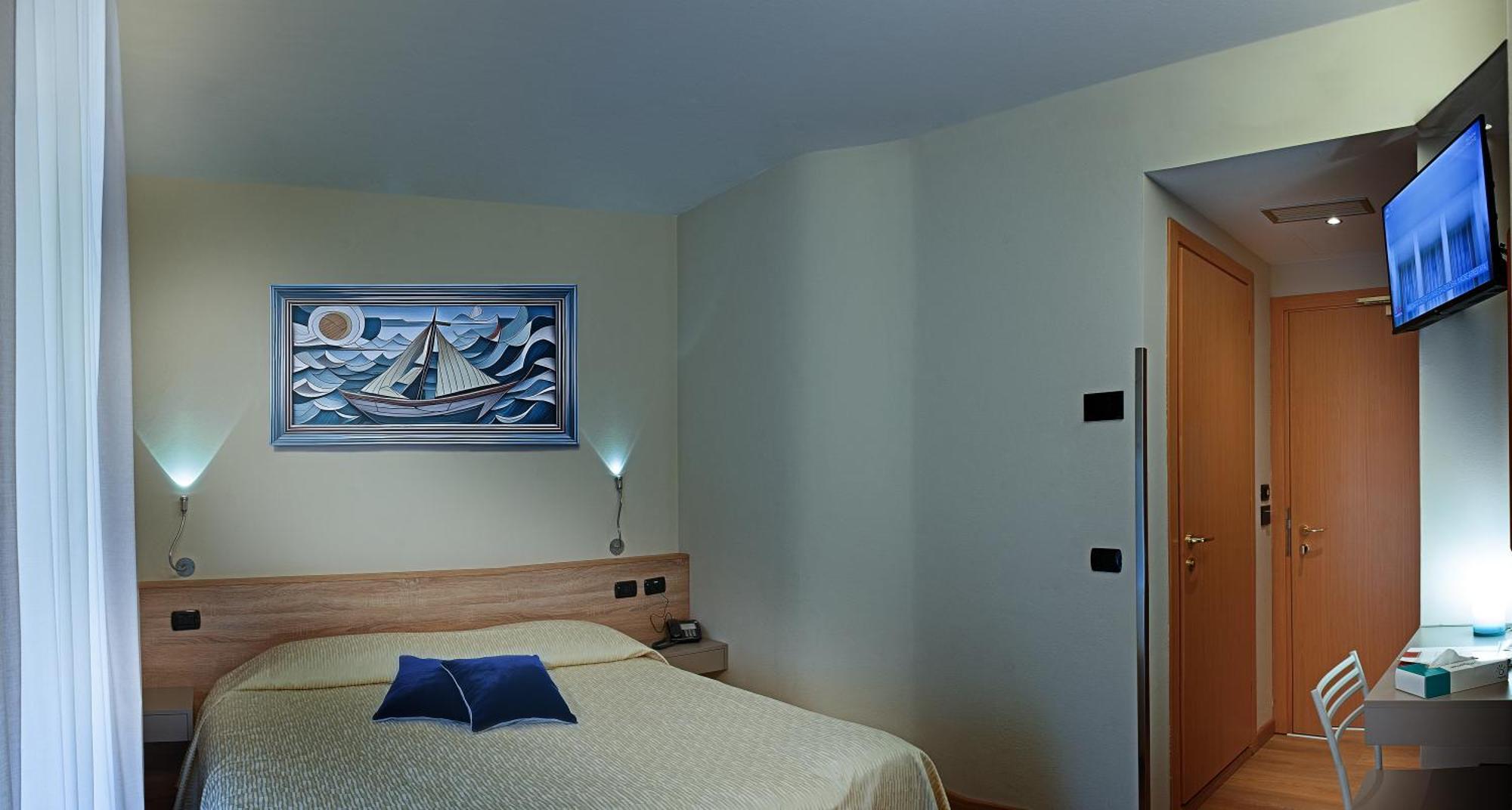 Hotel Savoia ลินญาโน ซับเบียโดโร ภายนอก รูปภาพ