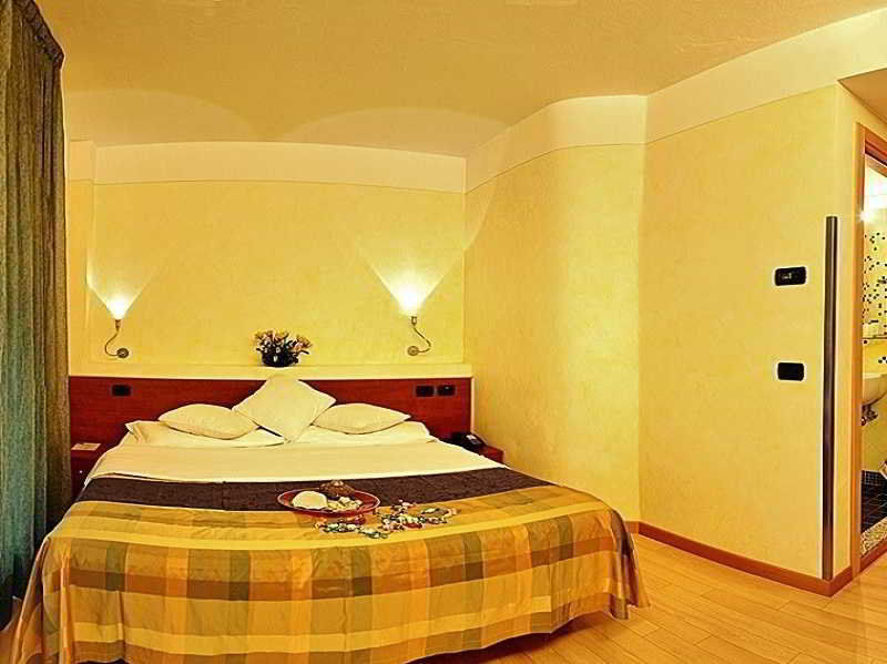 Hotel Savoia ลินญาโน ซับเบียโดโร ภายนอก รูปภาพ