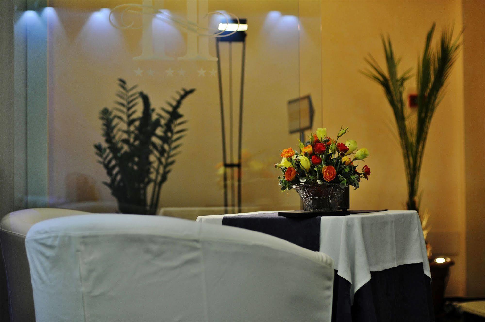 Hotel Savoia ลินญาโน ซับเบียโดโร ภายนอก รูปภาพ