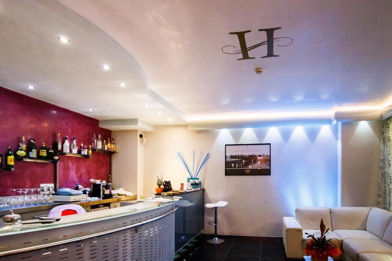 Hotel Savoia ลินญาโน ซับเบียโดโร ภายนอก รูปภาพ